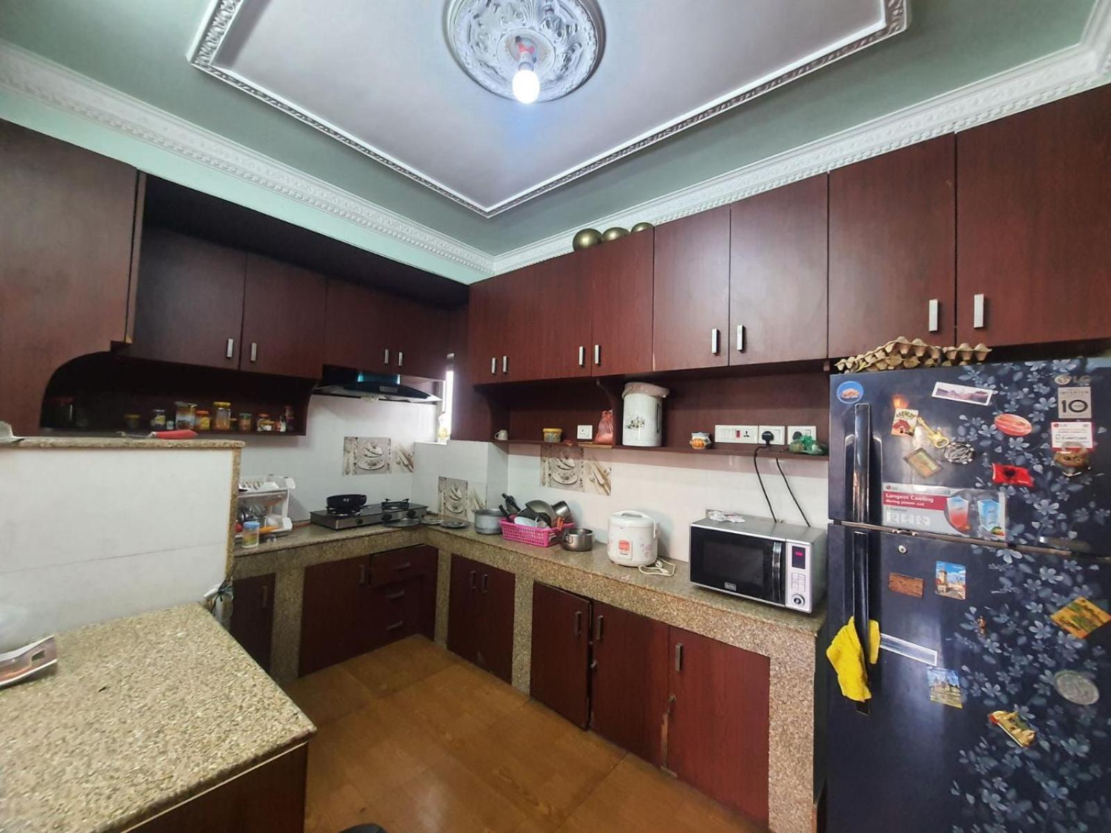 Family Home With Rooftop Access And Mountain View Катманду Экстерьер фото